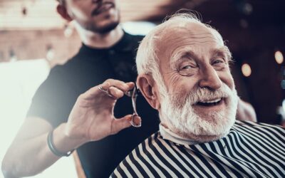 ¿Cómo disimular las canas en tu peluquería?